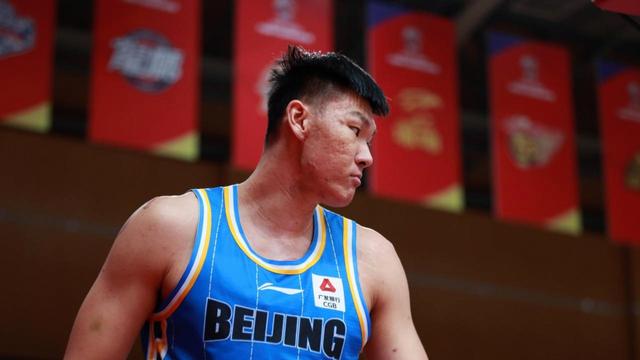 北京首钢发布备战花絮；今晨调整名单；CBA季后赛任务艰巨；年轻球员得到机会的简单介绍