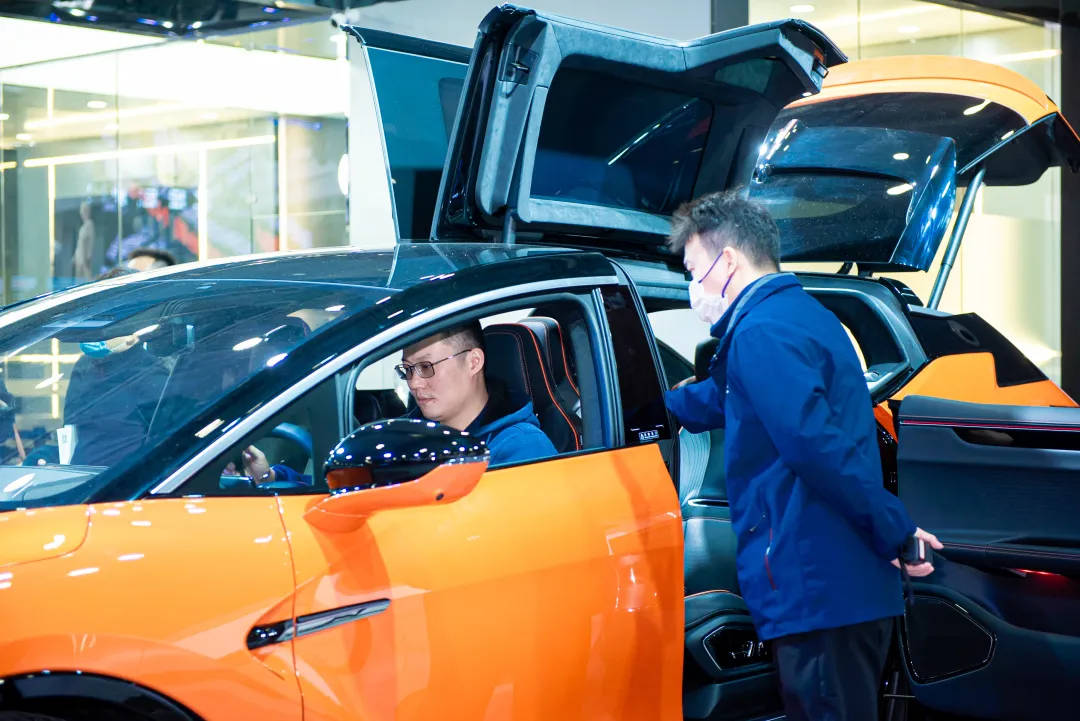 关于赛地聚焦：欧篮联窗口期热度飙升，塞维利亚更衣室发声，目标明确，资深球员宣示担当的信息