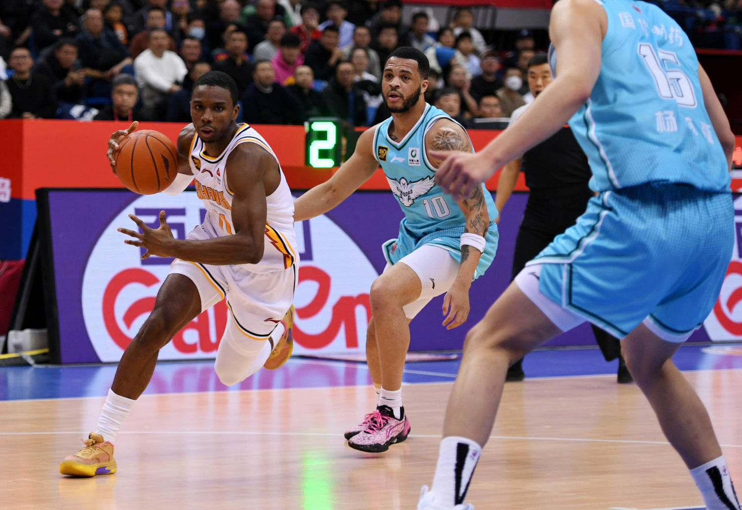 罗马发布备战花絮;今晚篮板制胜;CBA季后赛任务艰巨;高层口径保持一致 罗马发布备战花絮;今晚篮板制胜;CBA季后赛任务艰巨;高层口径保持一致