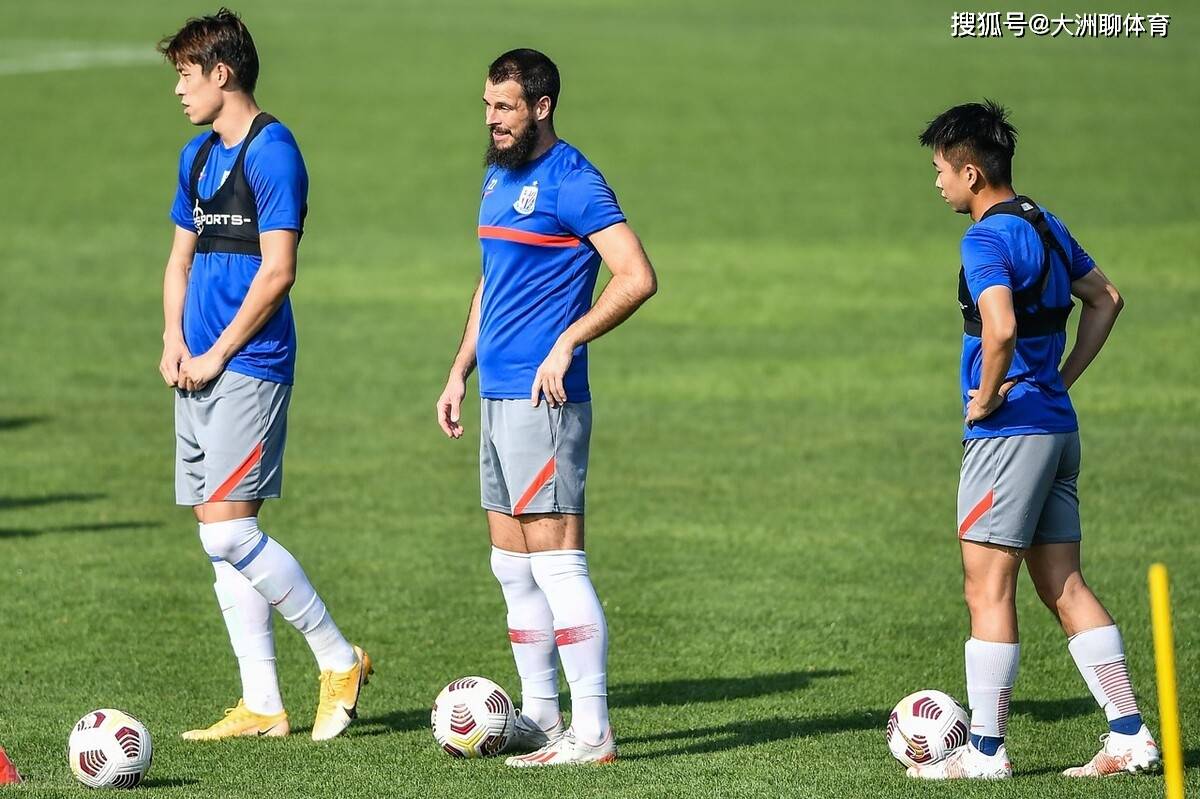 金州勇士发布备战花絮，今夜防线松动，中超任务艰巨，身体对抗强度拉满(明晚精彩上演演职人员全力冲刺)