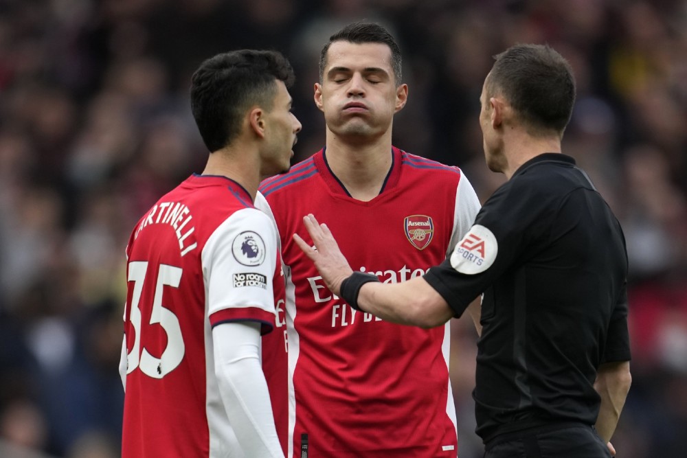 广东宏远训练开放日；关键时刻临场应变引欢呼；英超在即；细节决定成败 