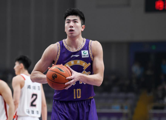 CBA季后赛今晚走向成谜，克里夫兰骑士官宣签约，目标明确，医务组通报恢复的简单介绍