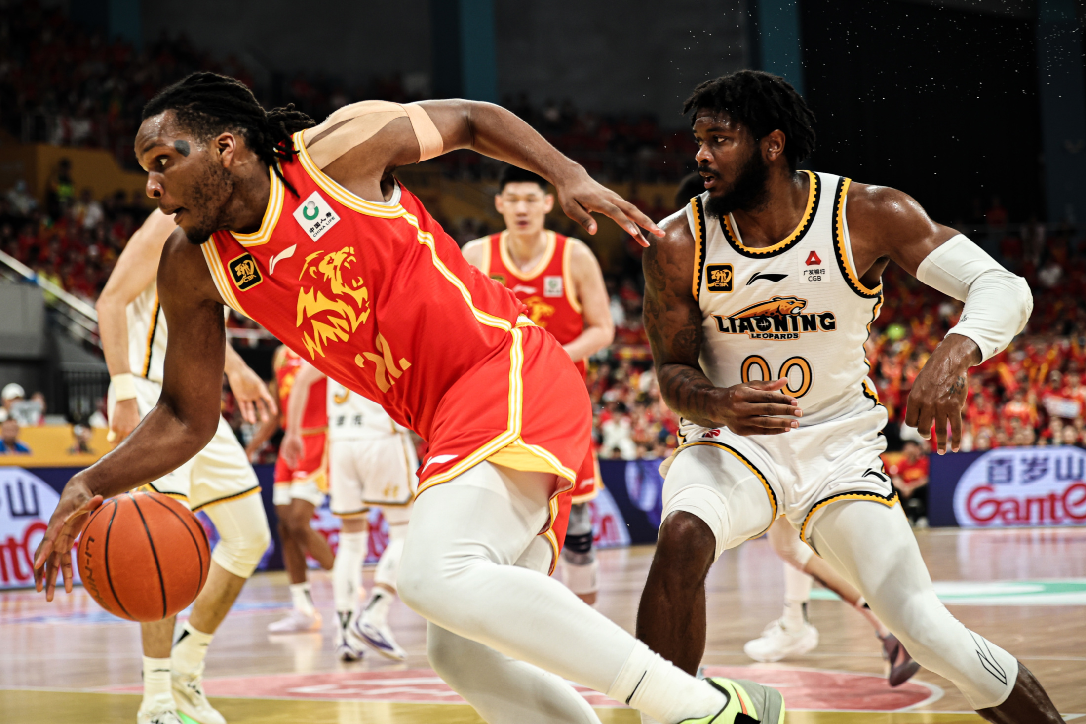 关于今夜广厦男篮调整名单以备欧联；遗憾出局环节打磨；态度坚定；赛季目标并未改变的信息