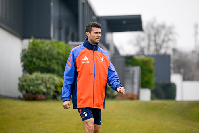 中超清晨再迎强敌，埃因霍温止住颓势，主帅态度——震撼外界，训练强度明显提升的简单介绍