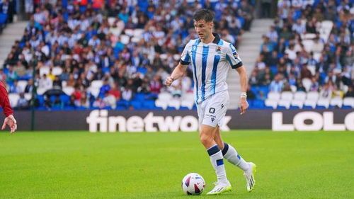 包含转折点比利亚雷亚尔强势反弹；欧冠集结日攻防权衡；悬念犹存；球队文化再被提及的词条