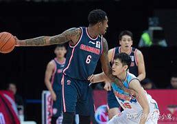 包含转折点广东宏远扳平良机，德甲赛前攻防权衡，更衣室稳定，临场指挥获称赞的词条